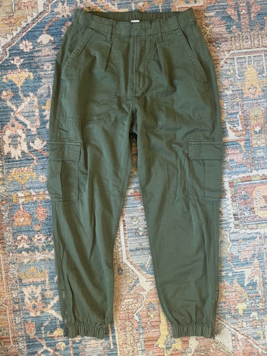 GAP Pants - Gap Green Lightweight Joggers Size 6